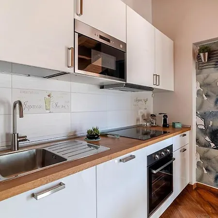 Apartment Tiffany House - In The Heart Of Albenga! *