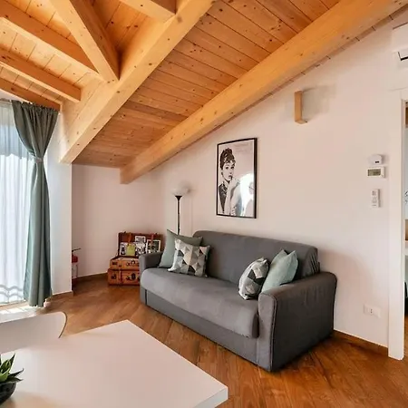 Apartment Tiffany House - In The Heart Of Albenga! Albenga